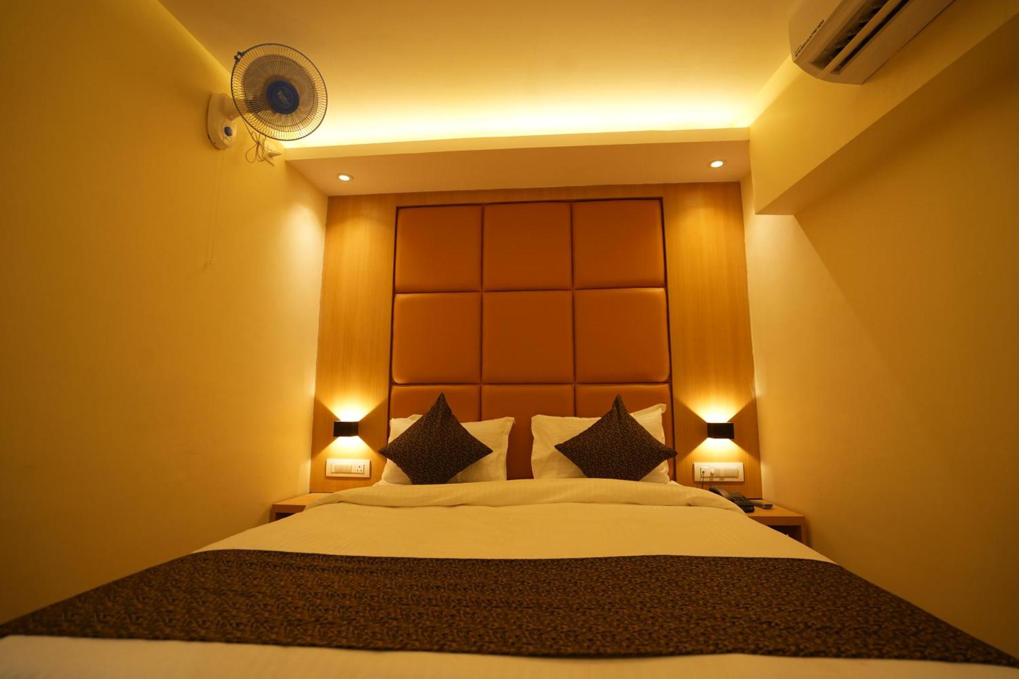 Hotel Boston Bombay Esterno foto